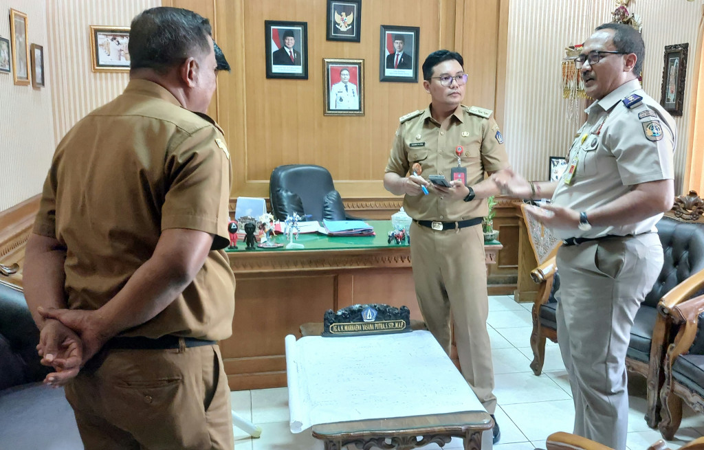 Kantor Pertanahan/BPN Badung Gelar Rapat Koordinasi Bersama Lurah Kerobokan Kaja Terkait Tanah TPBP di LC Muding